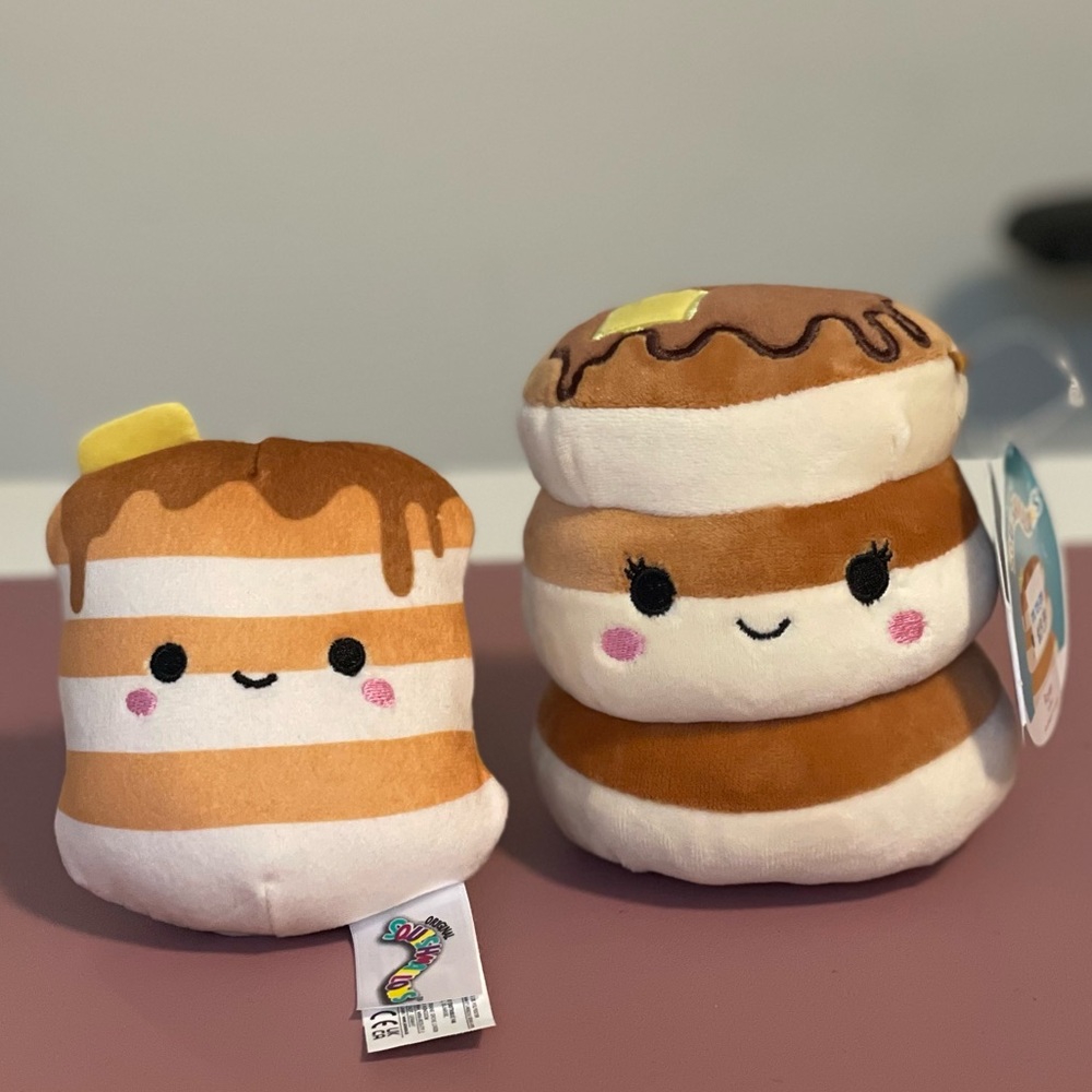 LOT OF 2 - NEW 5” inch Rayen pancake & 3.5” clip squishmallows NEW squishmallow